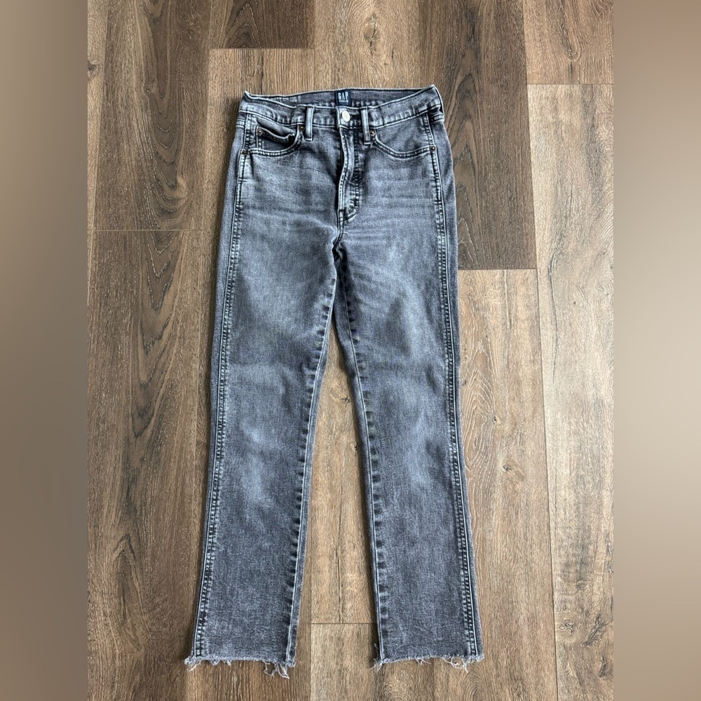 Gap Jeans. Women’s size 2. Dark grey/black. Great used condition.